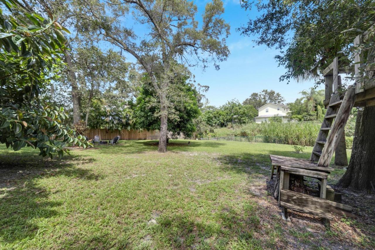 Palm Harbor Estate W/ Pool & Fruit Trees On Acre Villa Exterior photo